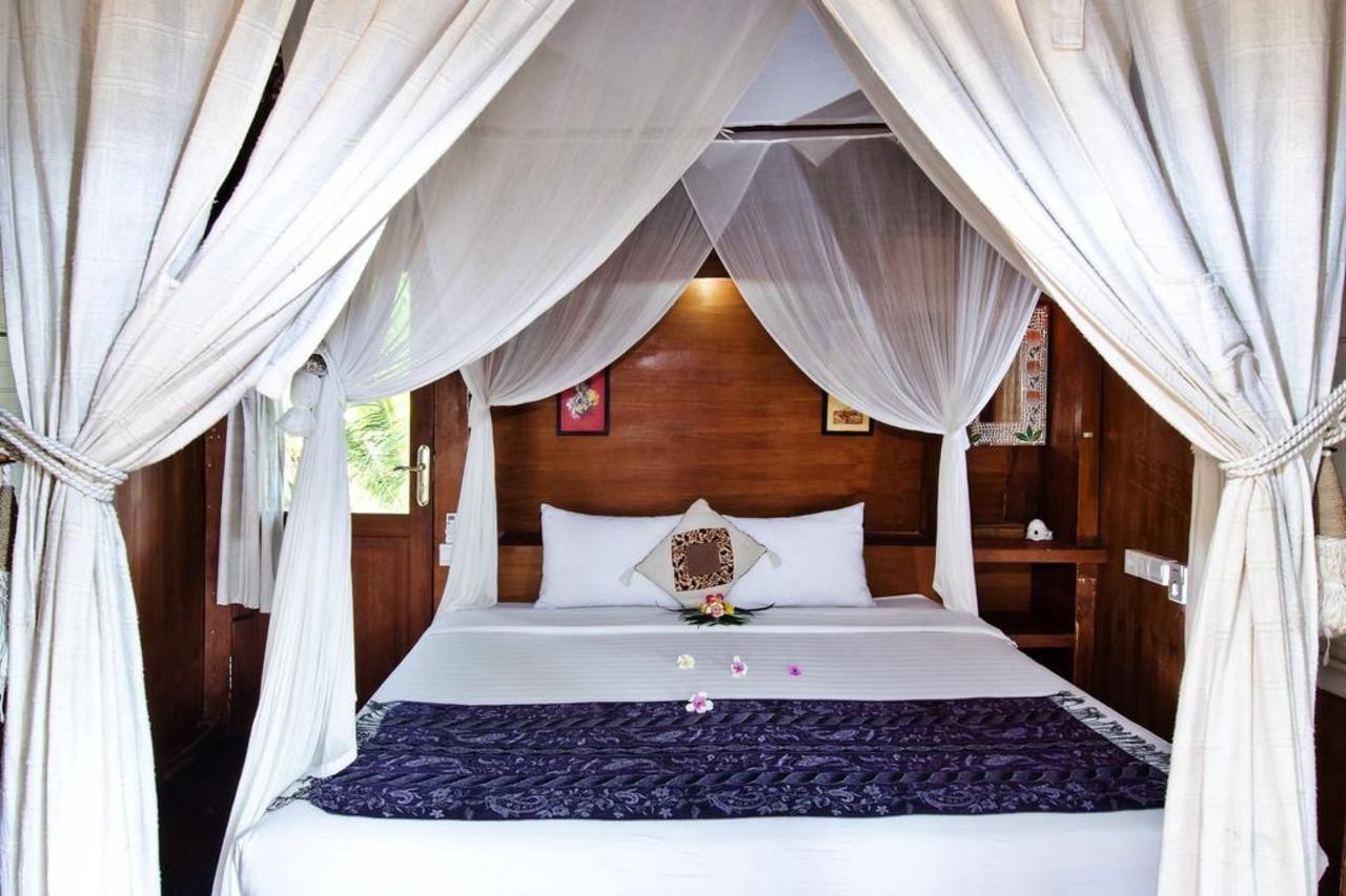 Lumbung Bali Huts Hotel Nusa Lembongan  Exterior photo